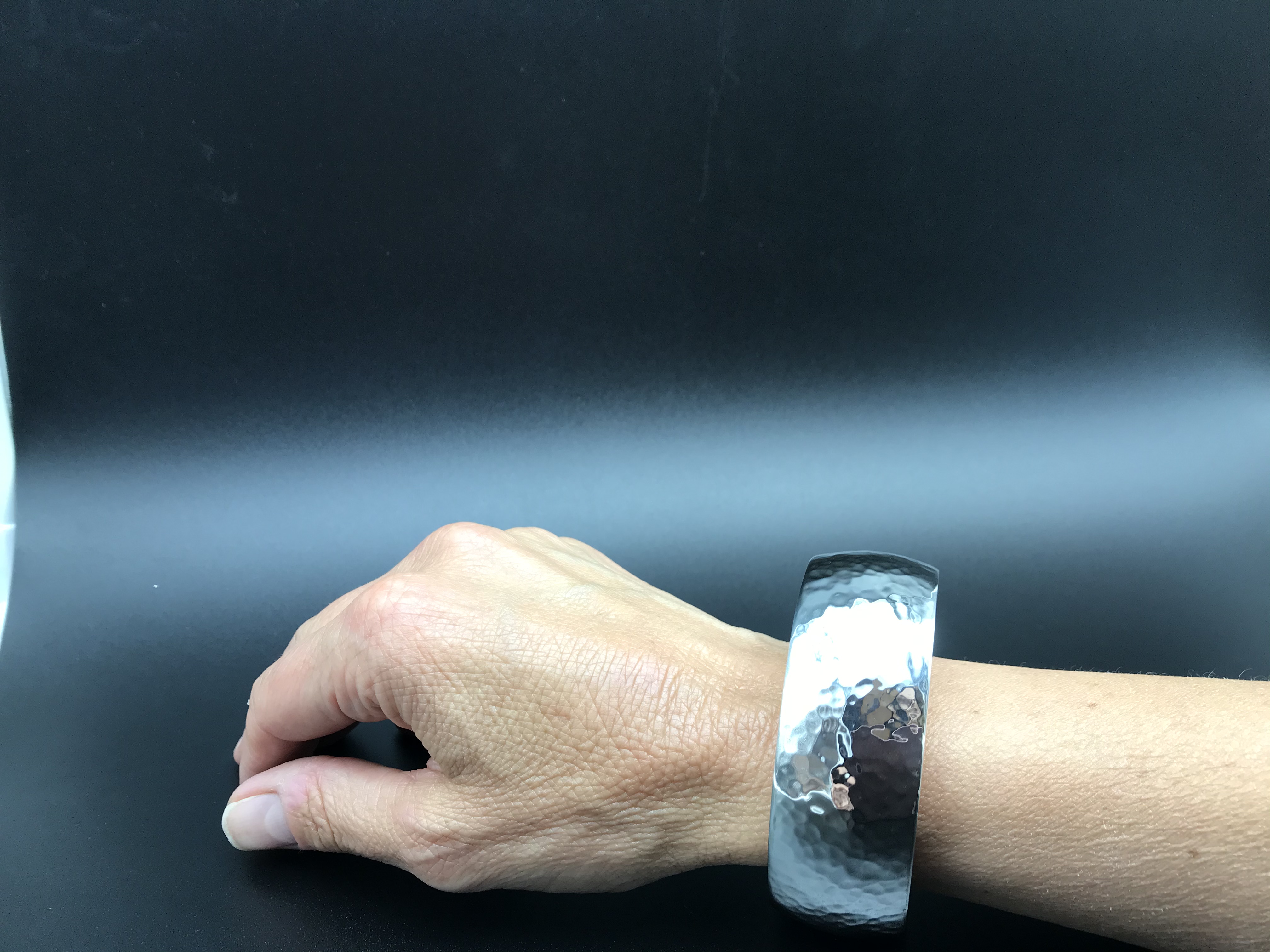 Bracciale Argento Rigido Martellato - immagine 2