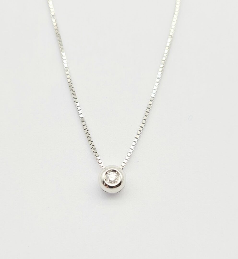 Girocollo Oro Con Punto Luce Diamante