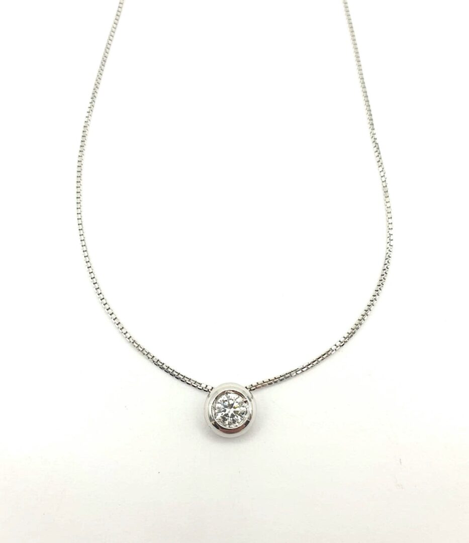 Girocollo Oro Con Punto Luce a Cipollina con Diamante