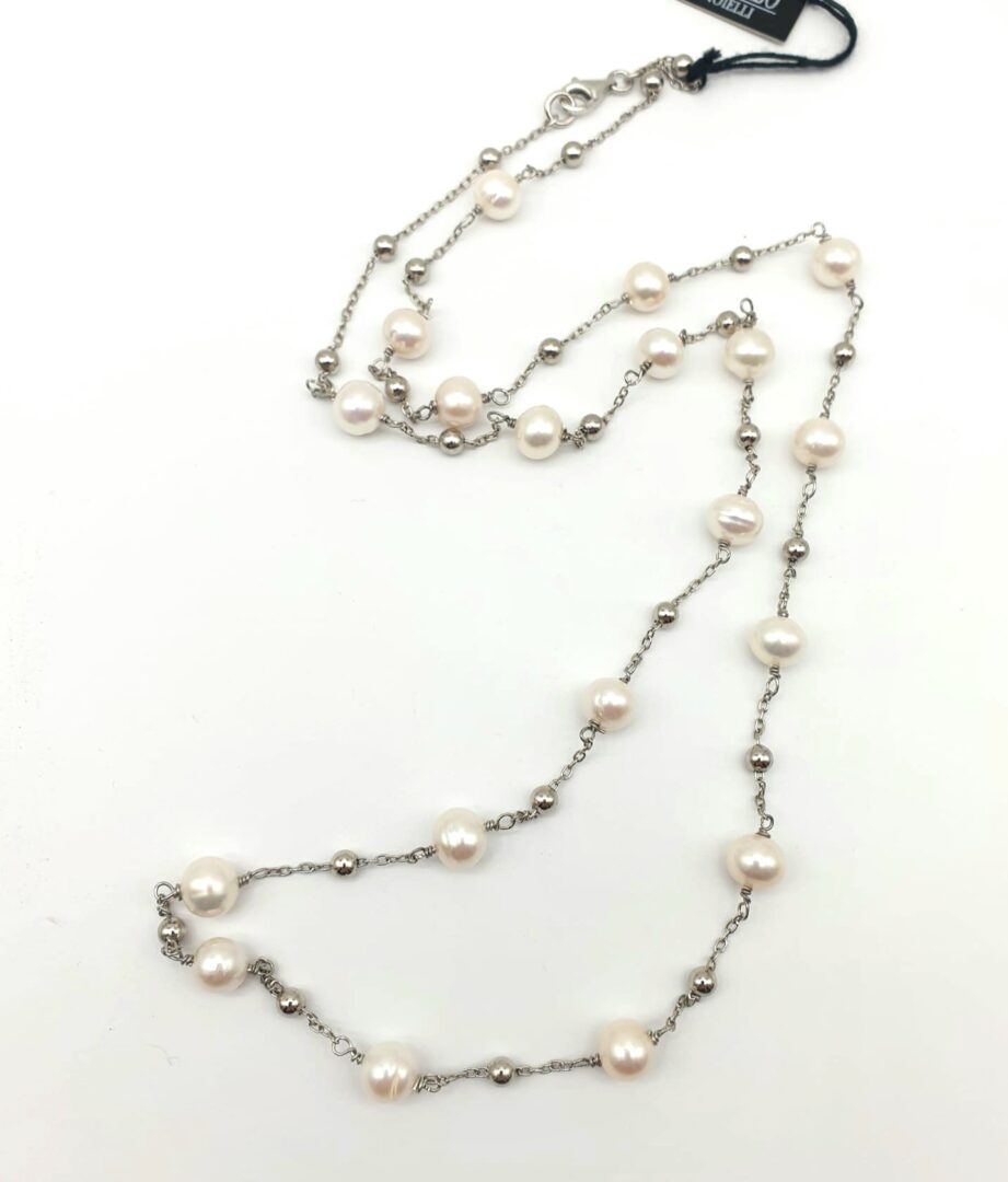Collana Lunga In Argento Rodiato con Perle Coltivate d’acqua Dolce Bianche - immagine 2