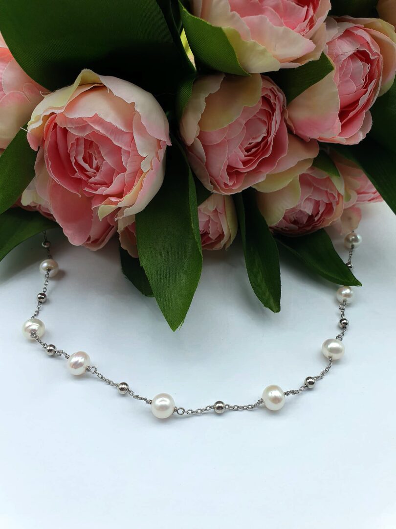 Collana Lunga In Argento Rodiato con Perle Coltivate d’acqua Dolce Bianche