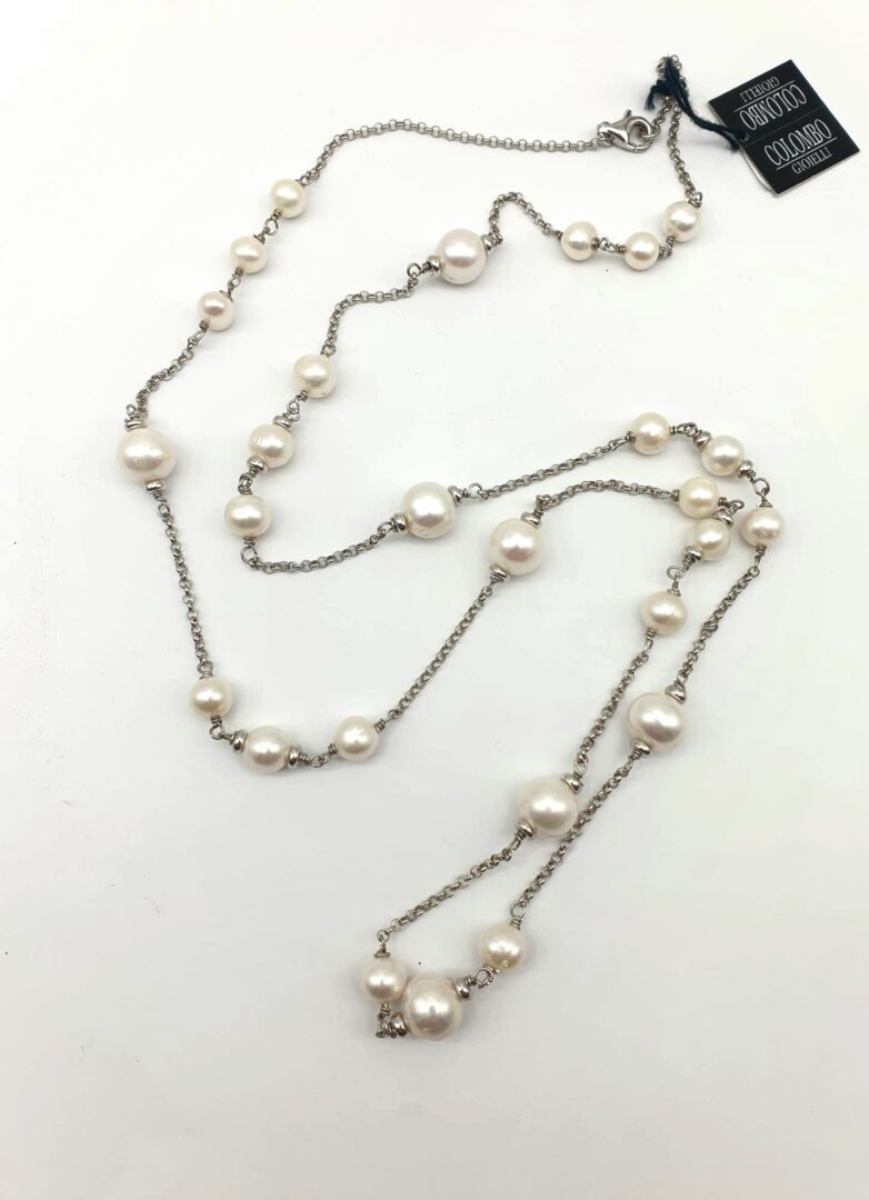 Collana Lunga In Argento Rodiato Con Perle d’Acqua Dolce - immagine 3