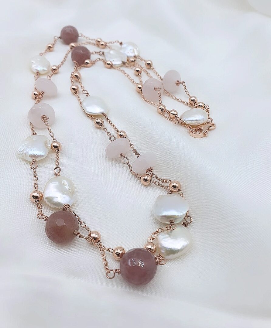 Collana Lunga in Argento Rosa con Perle, Quarzo Rosa e Quarzo Sole - immagine 2