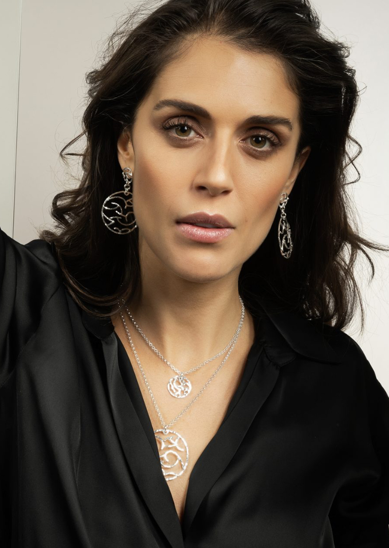 Girocollo Athena In Argento Naturale con Ciondolo Tondo a Onde - immagine 2
