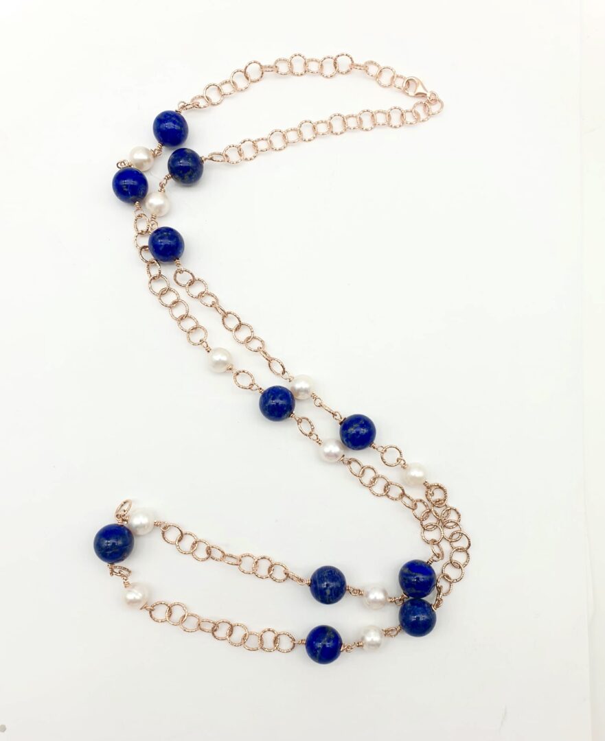 Collana Lunga In Argento Rosa con Lapislazzuli e Perle d’acqua Dolce - immagine 3