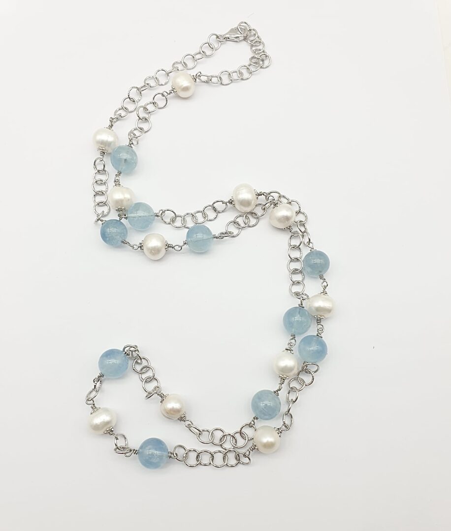 Collana Lunga In Argento Rodiato Con Acquamarina Tonda e Perle d’Acqua Dolce - immagine 3