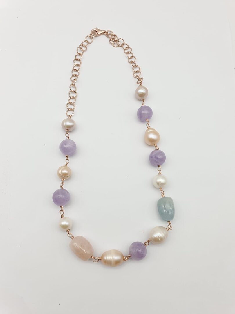 Collana Girocollo In Argento Rosa Con Quarzo Rosa, Acquamarina, Ametista e Perle - immagine 4