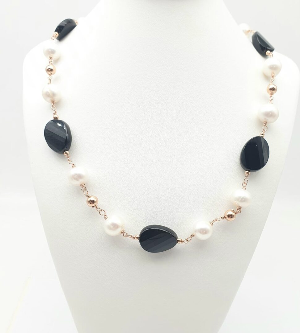 Collana Girocollo In Argento Rosa con Perle e Onice Nero - immagine 4