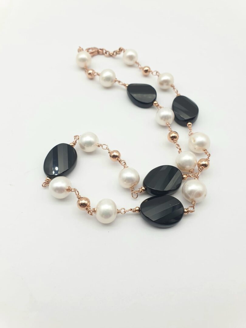 Collana Girocollo In Argento Rosa con Perle e Onice Nero - immagine 3